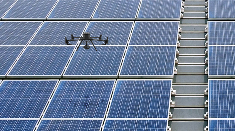 beats365以无人机搭配IR Sensor热显像技术进行全方面模块健检，有效降低人力成本并提升发电量