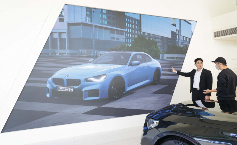 友達首度進軍CES 2024大秀智慧座艙及創利空間Space4M攜手台北汎德落地智慧零售LED沉浸式即時互動展示中心解決方案，透過數位翻新將智慧顯示互動導入多元場域，為汽車業顧客深化賞車情境體驗