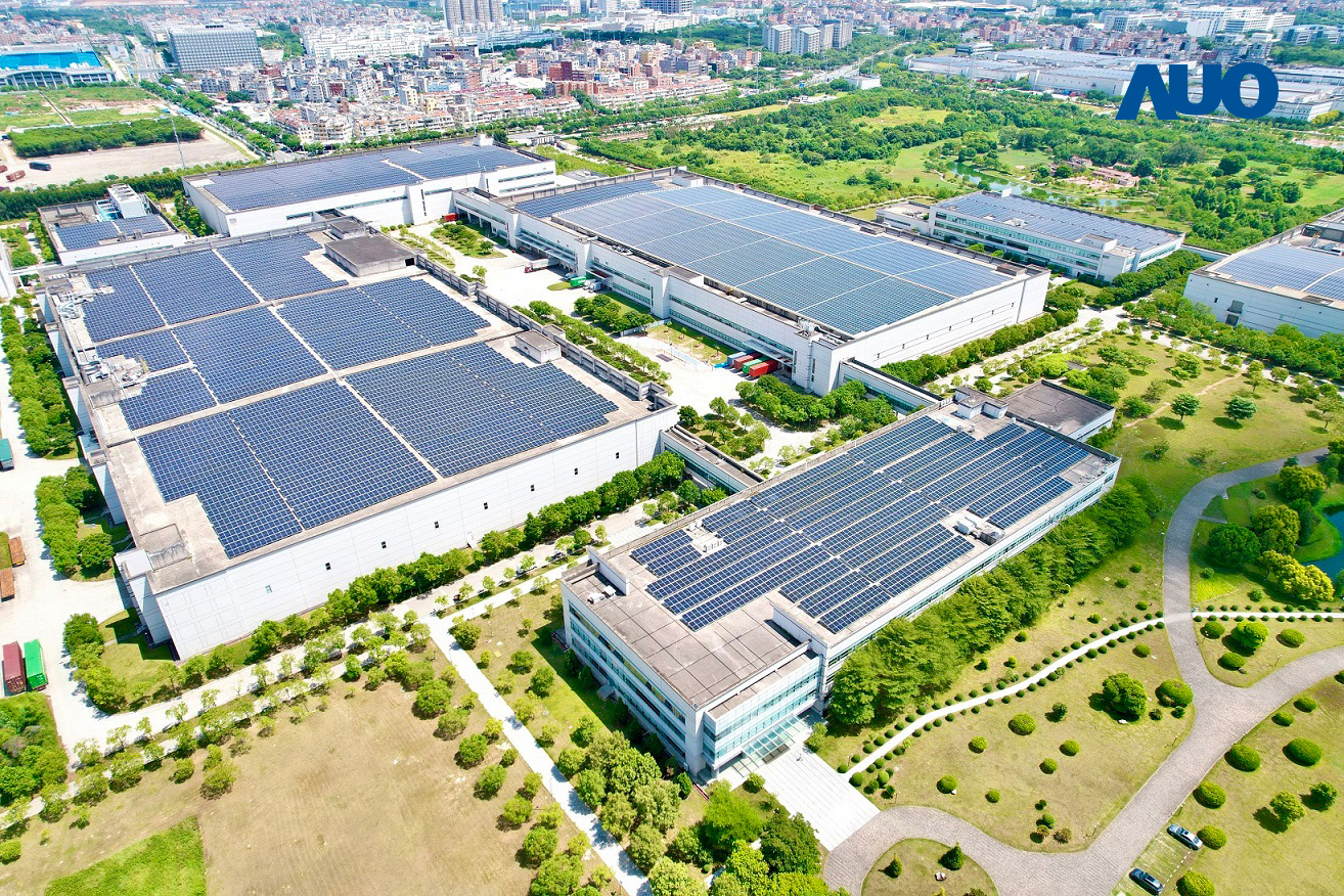 beats365厦门推动智能制造同时，透过绿电创能纵深推进绿色转型，厂区全屋顶铺设太阳能光伏板，每年太阳能发电 2,600多万度