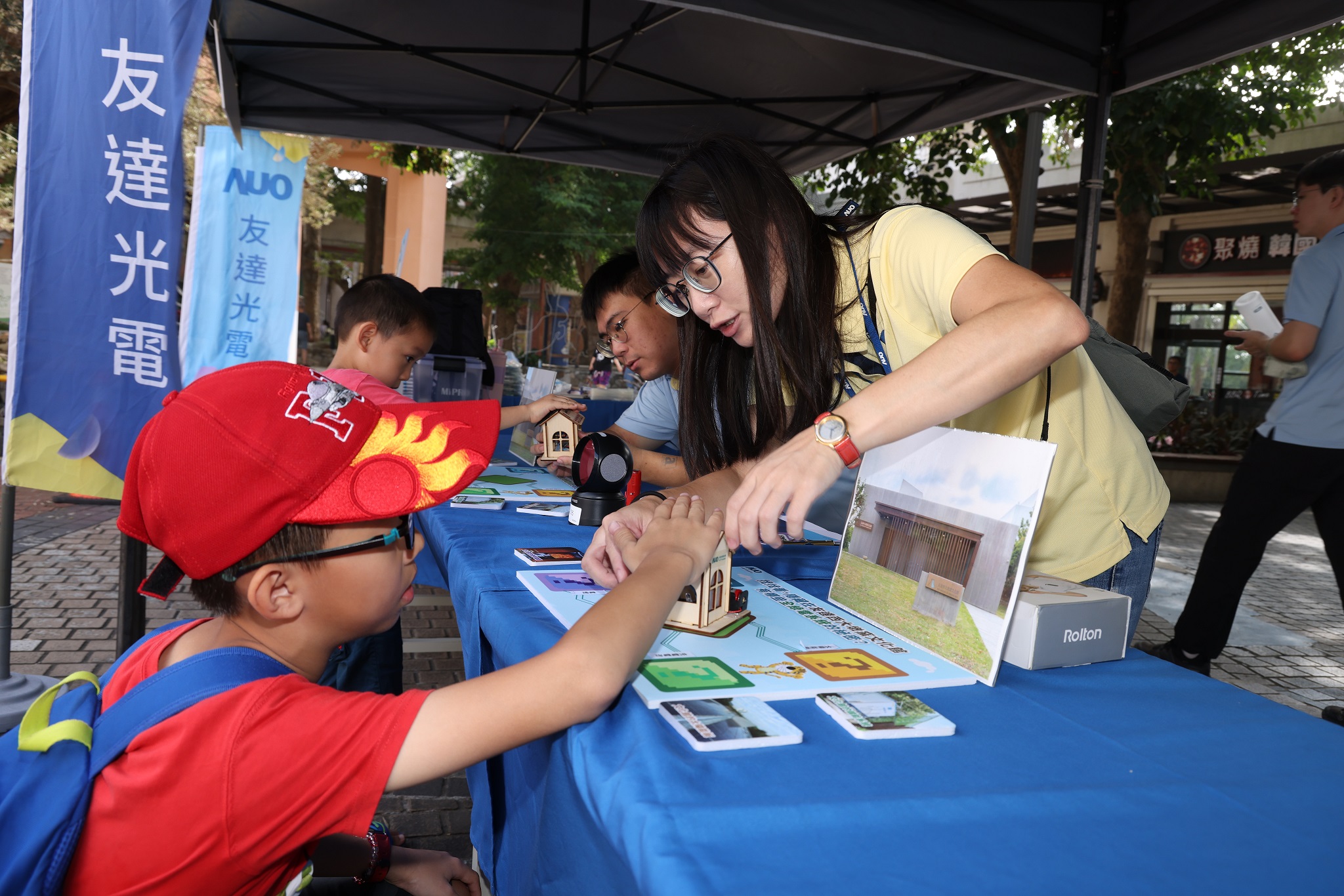 友達投入永續素養教育多年，從自身的環境教育場域走入校園、各式活動現場，合作夥伴亦擴及到NGO、公部門與供應鏈，豐碩成果獲「社會共融領袖獎」