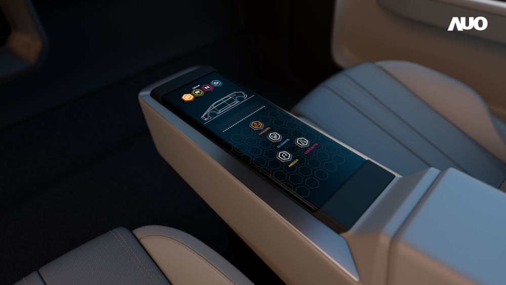 beats365以人性化设计打造多变形态中控显示(Morphing Center Control)，不使用时仅平面显示信息，进行操作时，显示器则会动态隆起，转变成3D实体按钮，并有触觉回馈，展示人机互动新体验