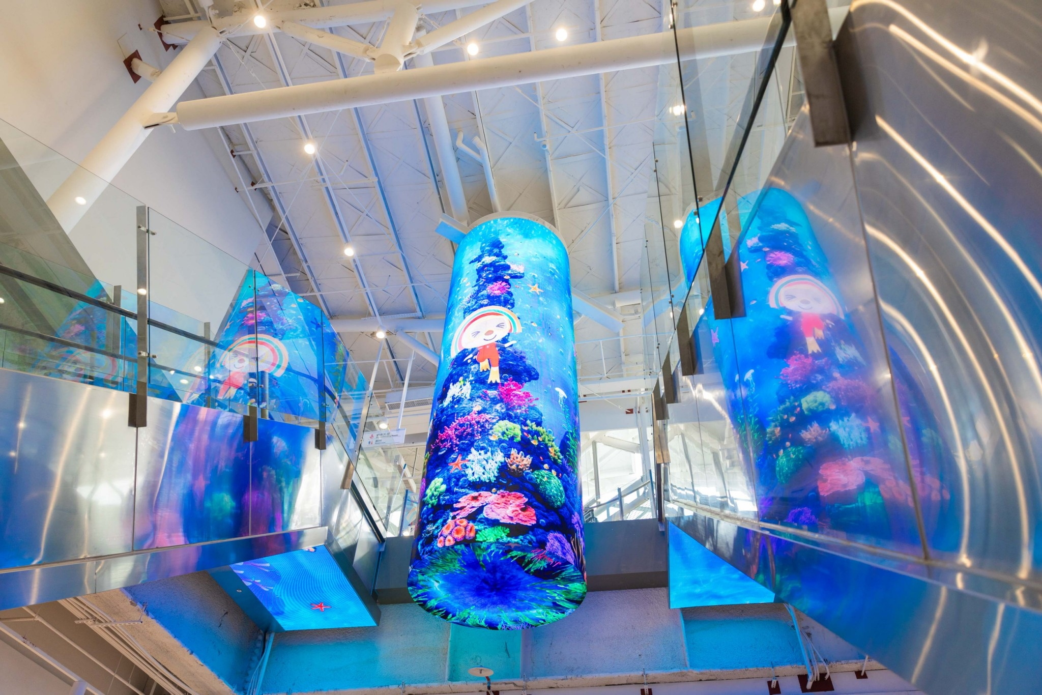 達擎與傑可達整合先進顯示技術與軟硬體應用服務，提供一系列大型LED顯示解決方案，為全新改裝開幕的「清水服務區」佈局嶄新視覺體驗。