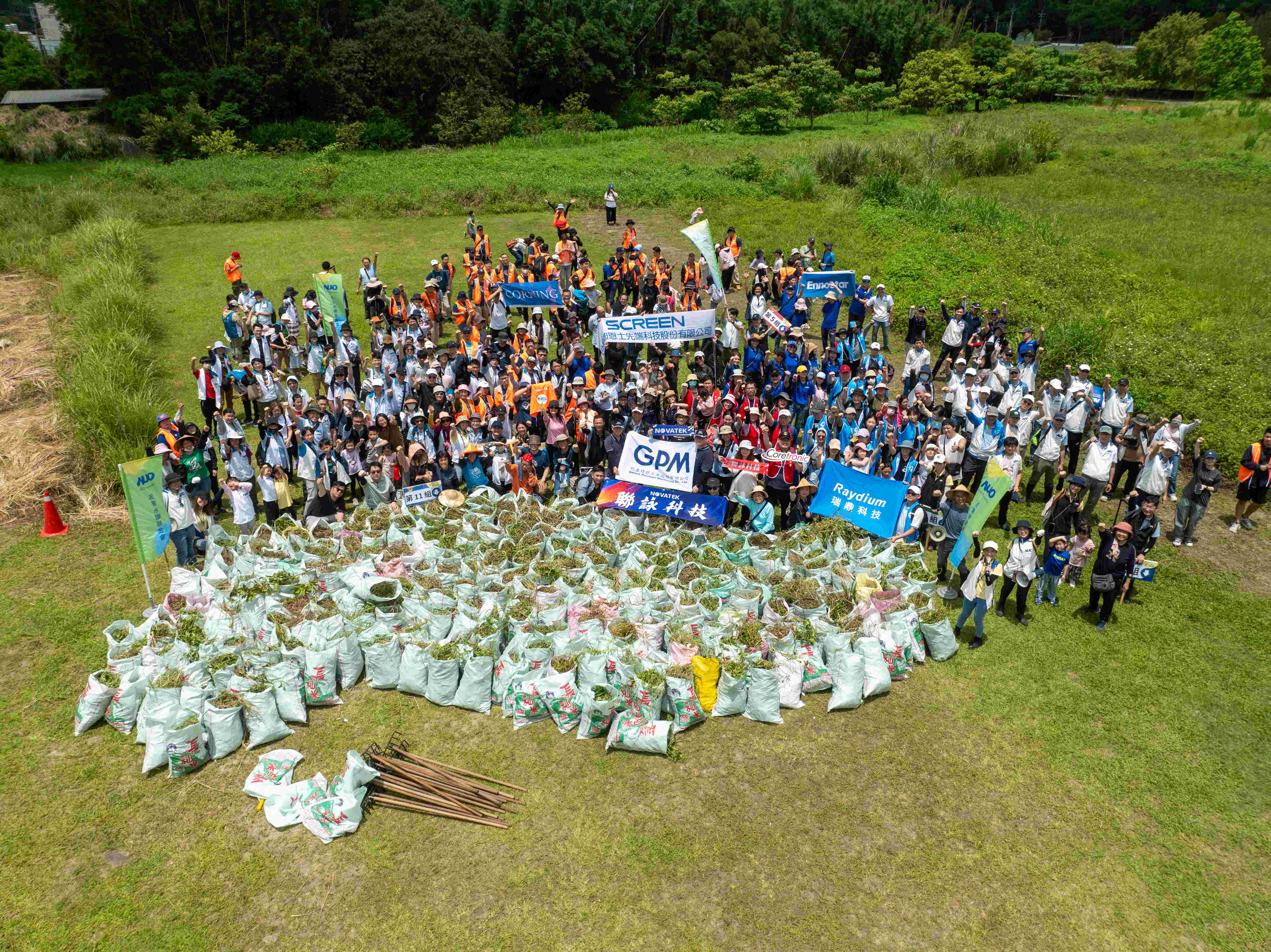 友達永續基金會以行動將永續理念落實在日常生活，並結合各種環保節日與內外部利害關係人共同倡議，持續舉辦「手護台灣綠色堡壘」之生物多樣性倡議系列活動，發揮企業綠色影響力